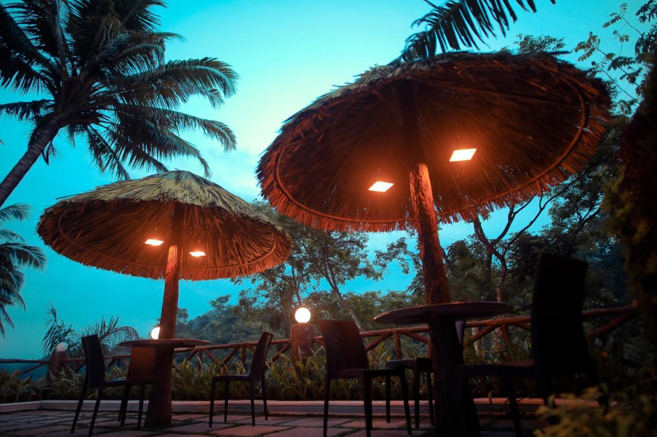 Thenmala Hormuz Inn Kolattupuzha Esterno foto