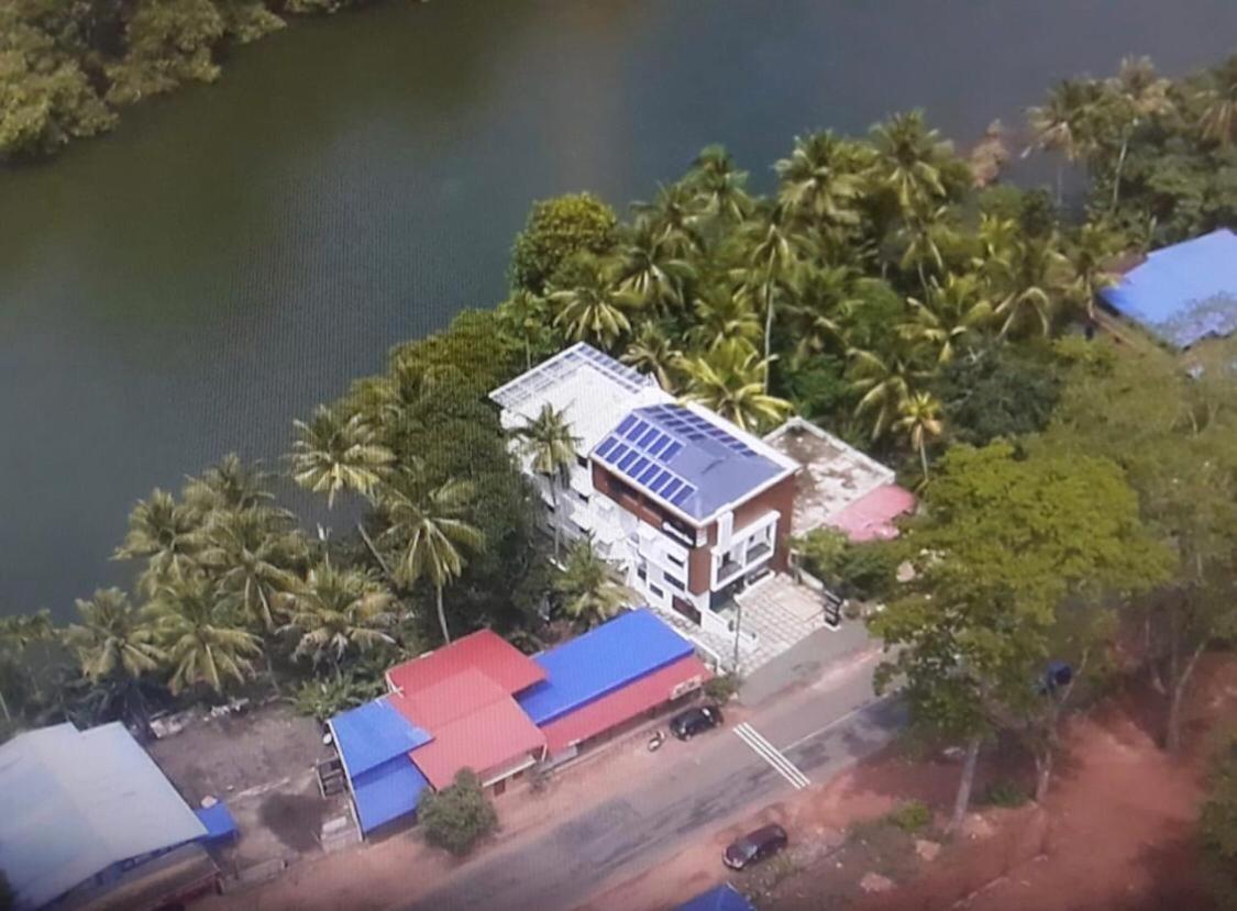 Thenmala Hormuz Inn Kolattupuzha Esterno foto